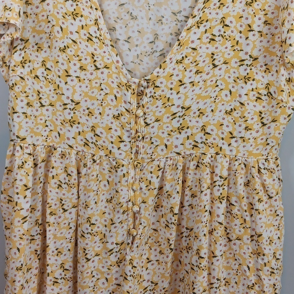 Gently Used Aeropostale Smock Top Yellow Floral Size L - Picture 2 of 7